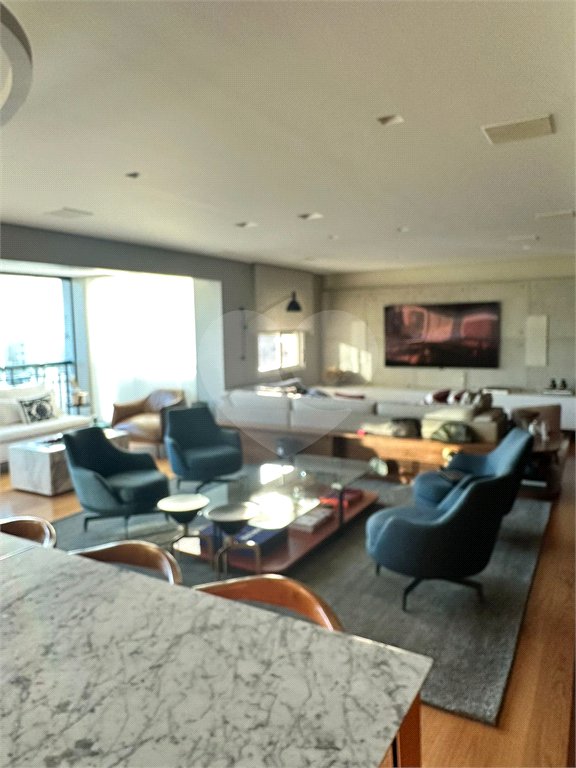 Apartamento à venda com 4 quartos, sendo 3 suítes, em Alto de Pinheiros, São Paulo, SP