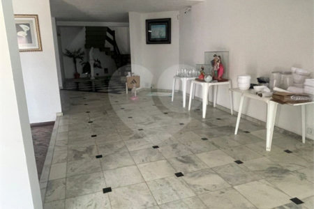 Sobrado à venda com 3 quartos, sendo 1 suíte,  em Jardim Armênia, Mogi das Cruzes, SP