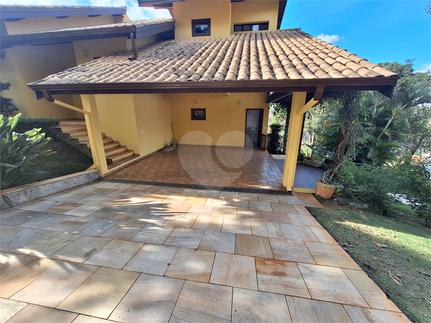 Casa à venda com 3 suítes no condomínio Chácaras do Lago, Vinhedo - SP