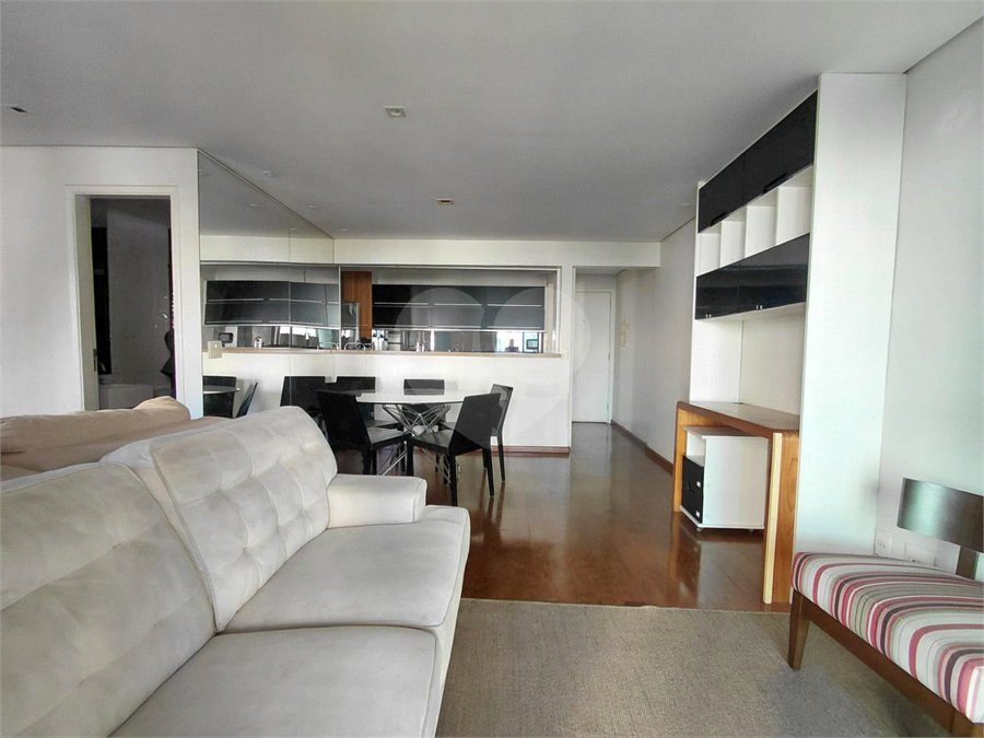 Apartamento à venda com 3 quartos, sendo 1 suíte,  em Vila Romana, São Paulo, SP