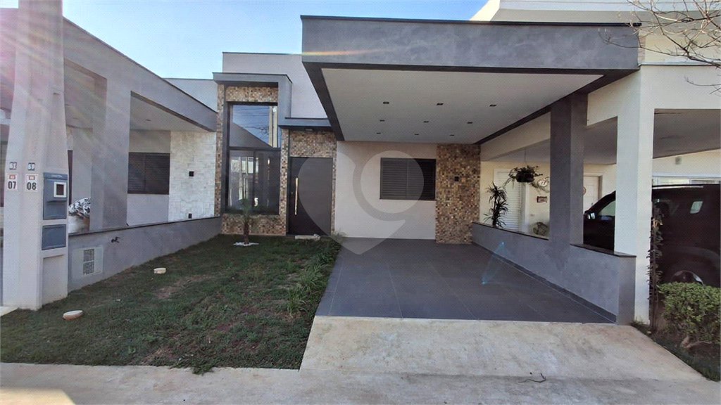 Casa à venda com 3 quartos, sendo 1 suíte, no condomínio Horto Florestal 1, Sorocaba - SP