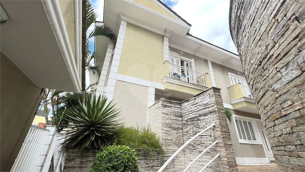 Casa à venda com 3 quartos, sendo 1 suíte, no condomínio Villagio Tramway, São Paulo - SP