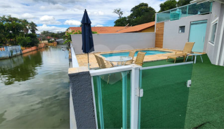 Casa à venda com 4 quartos, sendo 2 suítes,  no condomínio Marinas, Bom Jesus dos Perdões - SP