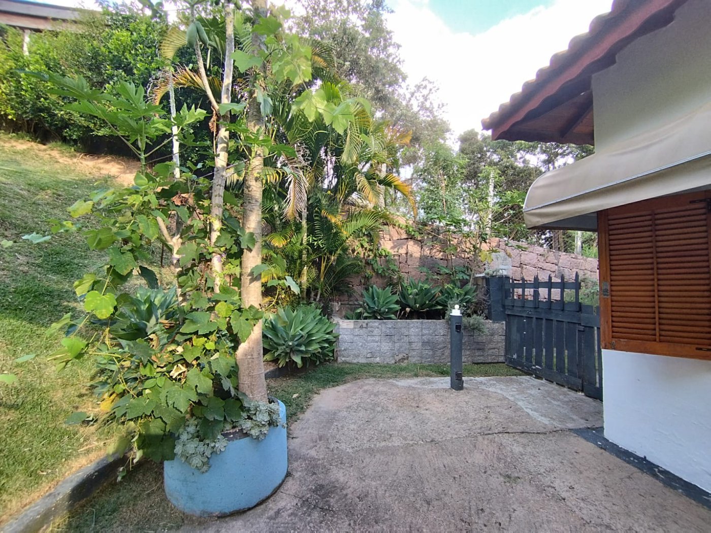 Casa à venda com 3 quartos, sendo 1 suíte, no condomínio Outeiro Das Flores, Itupeva - SP