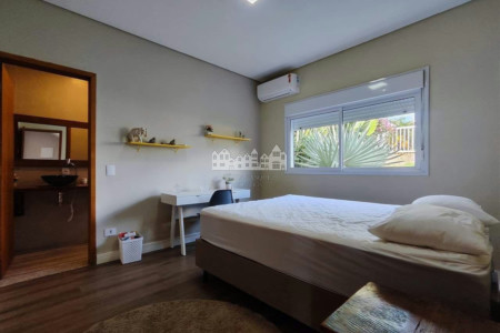 Casa à venda com 6 suítes no condomínio Portal Ouro Verde, Atibaia - SP
