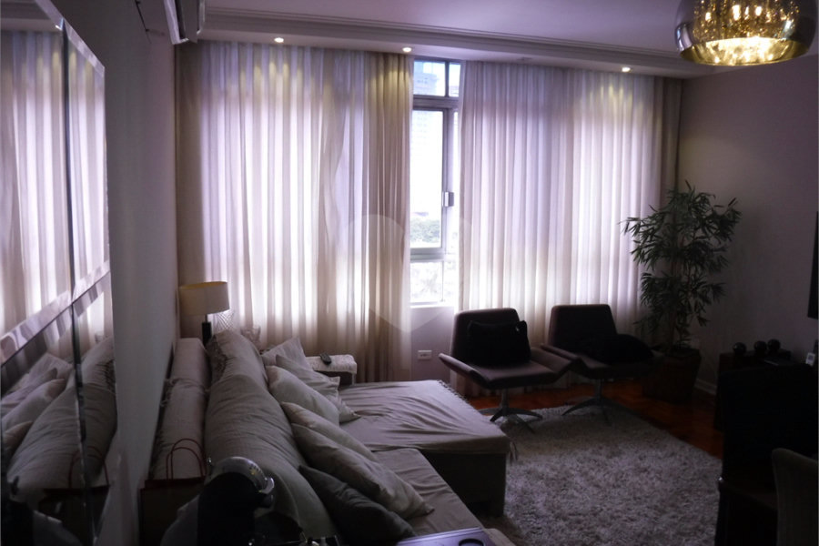 Apartamento à venda com 2 quartos, sendo 1 suíte, em Boqueirão, Santos, SP