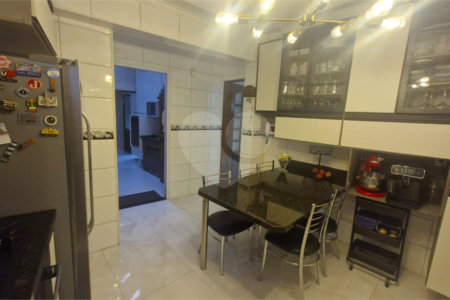 Casa Térrea à venda com 3 quartos, sendo 2 suítes, em Jardim São Paulo(zona Norte), São Paulo, SP
