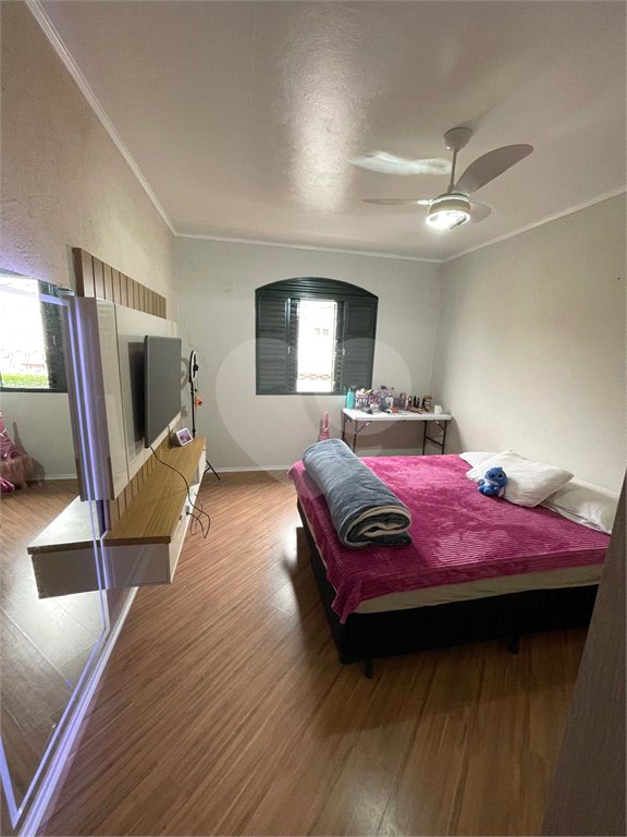 Sobrado à venda com 4 quartos, sendo 1 suíte,  em Jardim Las Vegas, Santo André, SP