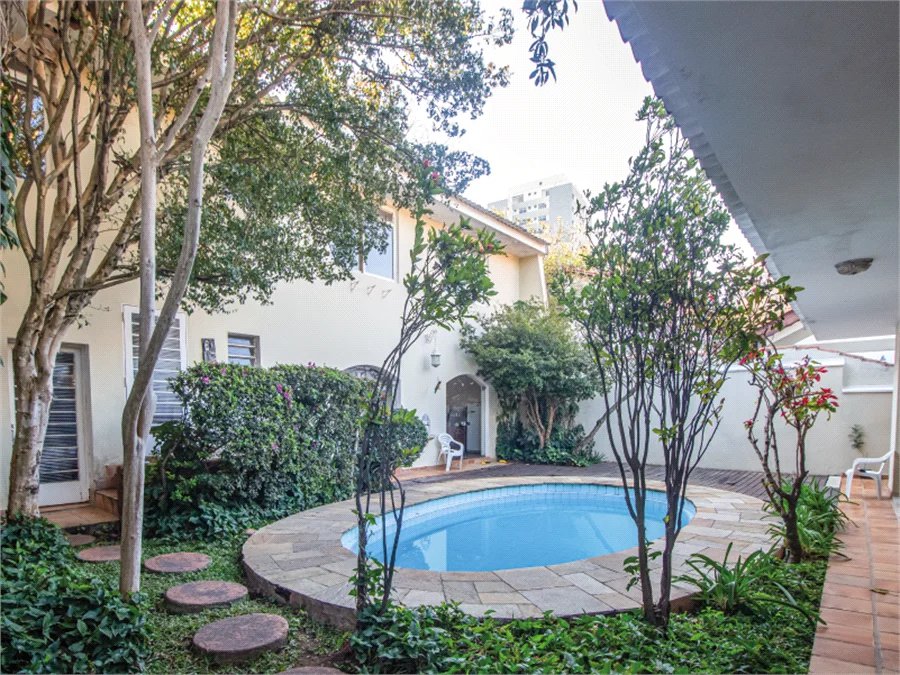 Casa à venda com 3 suítes em Alto de Pinheiros, São Paulo, SP