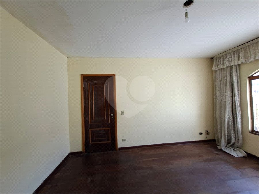 Sobrado à venda com 3 quartos, sendo 1 suíte,  em Jardim Esmeralda, São Paulo, SP