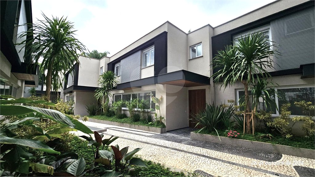 Casa à venda com 4 suítes no condomínio Vila Arese, São Paulo - SP