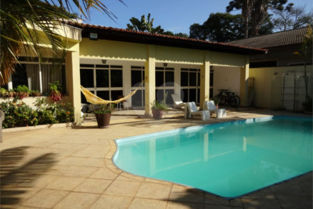 Casa à venda com 5 quartos, sendo 2 suítes,  em Vila Oliveira, Mogi das Cruzes, SP