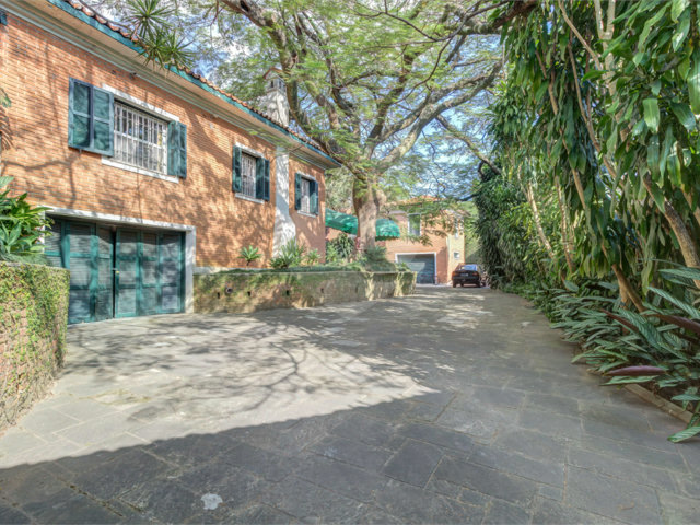 Casa à venda com 6 quartos, sendo 4 suítes,  em Guarapiranga, São Paulo, SP