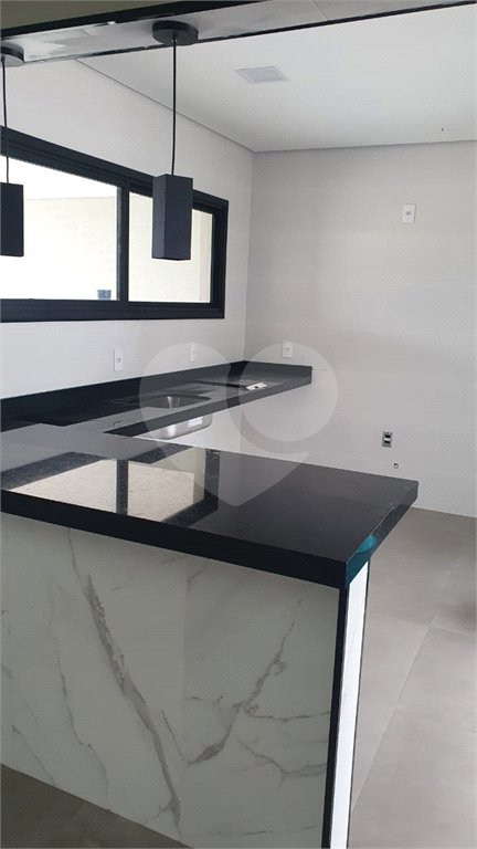 Casa à venda com 3 quartos, sendo 1 suíte, no condomínio Residencial Evidências, Indaiatuba - SP