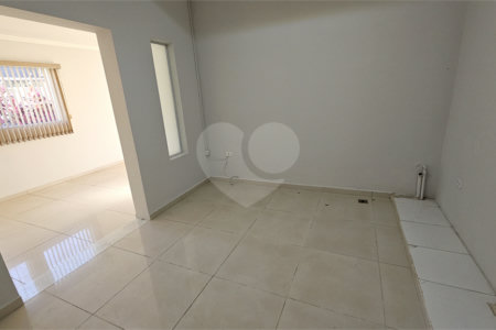 Sobrado à venda com 3 quartos, sendo 2 suítes, em Jardim Rossignatti, Indaiatuba, SP