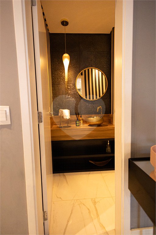Apartamento à venda com 5 quartos, sendo 4 suítes,  em Parque Reboucas, São Paulo, SP