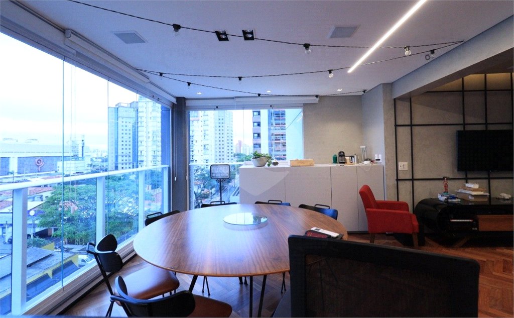 Apartamento à venda com 2 suítes em Indianópolis, São Paulo, SP