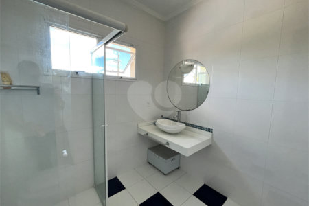 Casa à venda com 5 quartos, sendo 3 suítes,  no condomínio Village Saint Charbel, Araçoiaba da Serra - SP