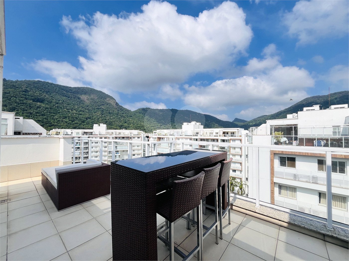 Cobertura à venda com 3 quartos, sendo 2 suítes, em Recreio dos Bandeirantes, Rio de Janeiro, RJ