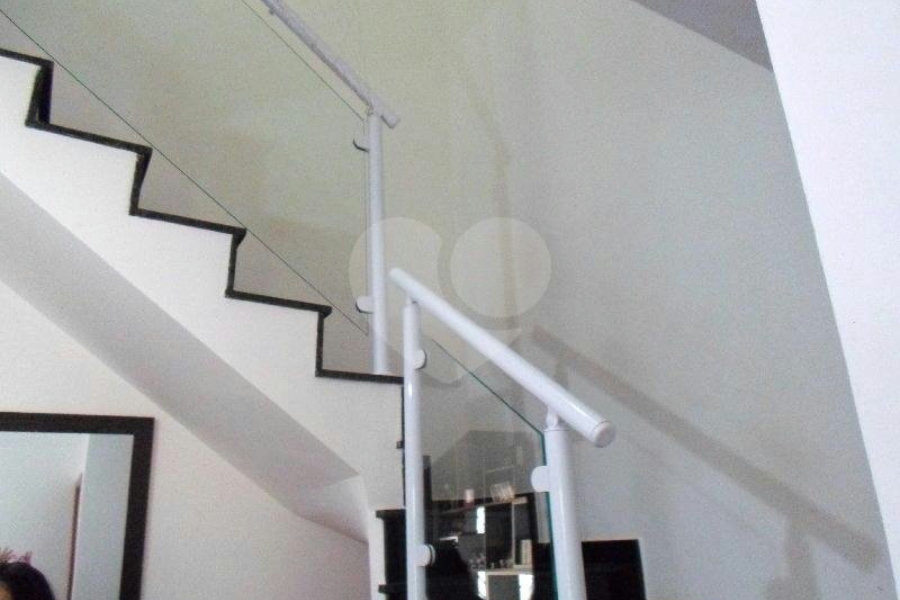 Casa à venda com 3 quartos, sendo 1 suíte, no condomínio Fernandes, São Paulo - SP