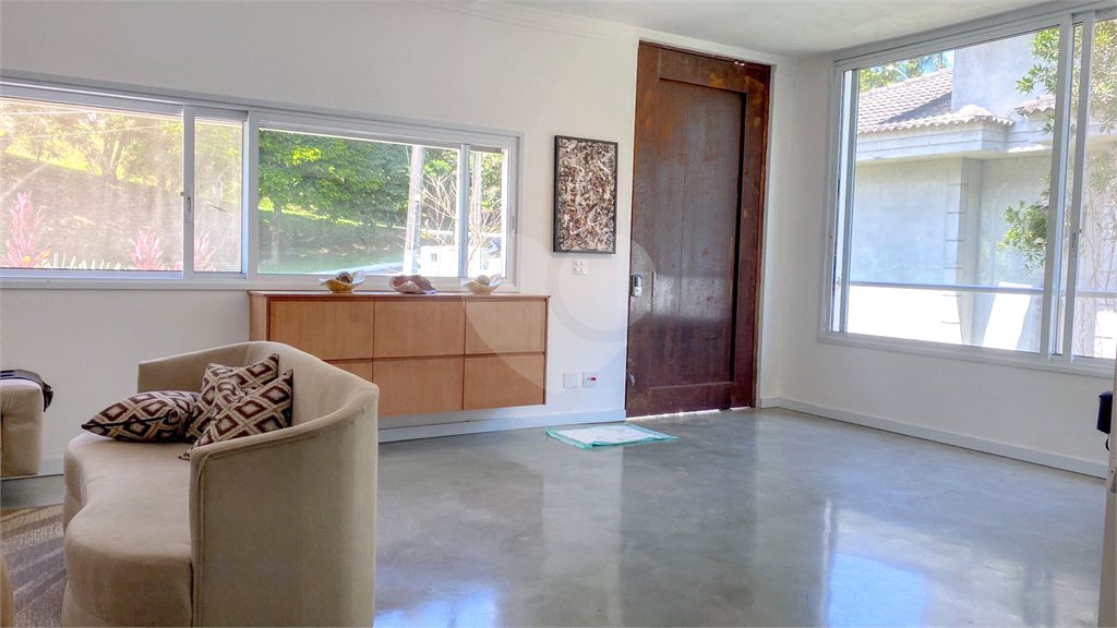 Casa à venda com 5 suítes no condomínio Suíça da Cantareira, Mairiporã - SP