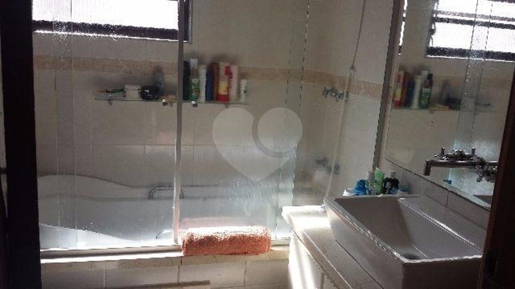 Sobrado à venda com 4 quartos, sendo 1 suíte,  em Horto, São Paulo, SP