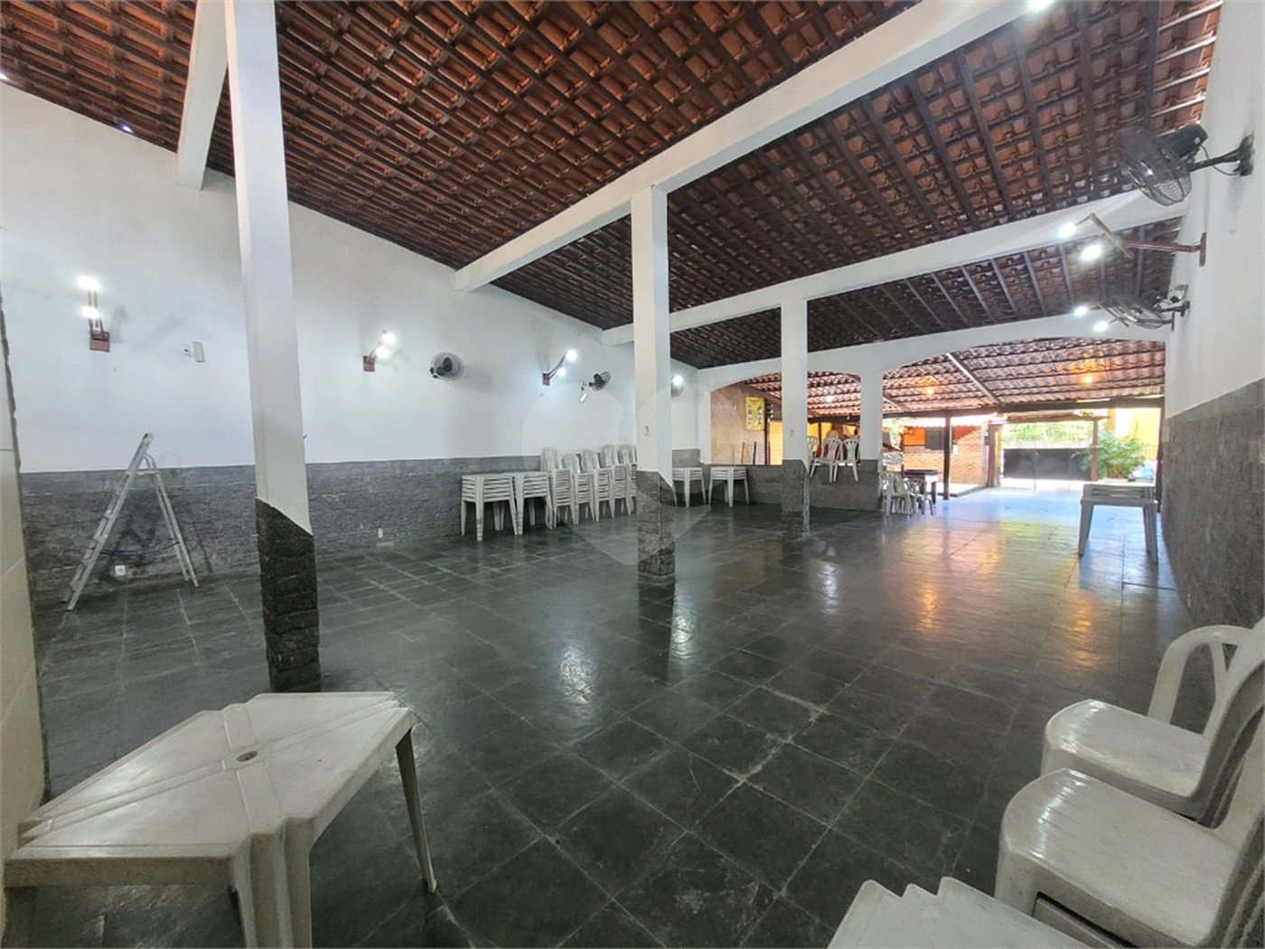 Casa à venda com 5 quartos, sendo 1 suíte, em Guaratiba, Rio de Janeiro, RJ