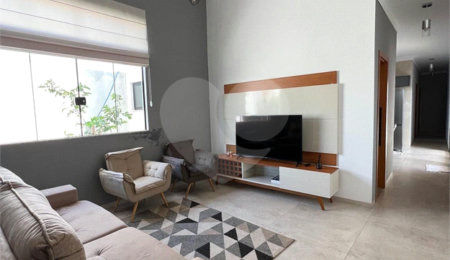Casa à venda com 3 quartos, sendo 1 suíte,  no condomínio Sun Lake, Três Lagoas - MS