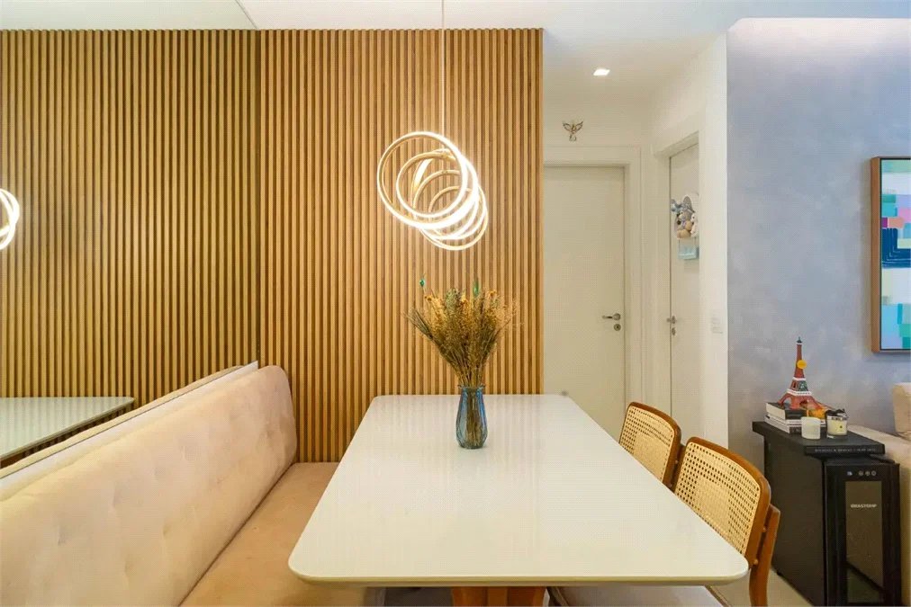 Apartamento à venda com 2 quartos, sendo 1 suíte, em Jardim das Acácias, São Paulo, SP