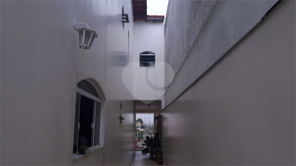 Sobrado à venda com 3 quartos, sendo 1 suíte,  em Vila Caputera, Mogi das Cruzes, SP