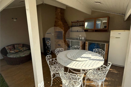 Casa à venda com 4 quartos, sendo 2 suítes,  no condomínio Arujá 5, Arujá - SP