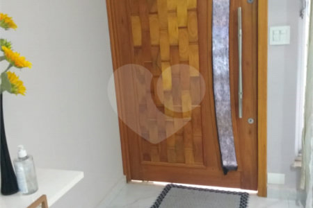 Sobrado à venda com 3 quartos, sendo 1 suíte, em Vila Galvão, Guarulhos, SP