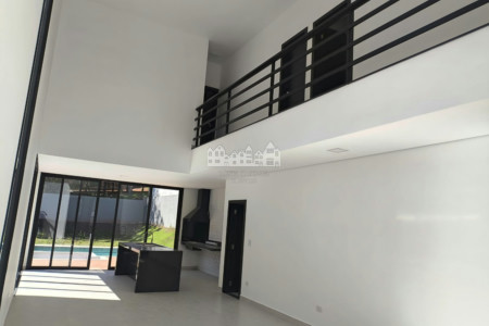 Casa à venda com 5 quartos, sendo 3 suítes, no condomínio Figueira Garden, Atibaia - SP