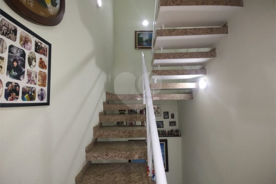 Casa à venda com 3 suítes no condomínio Morada das Hortênsias, São Paulo - SP