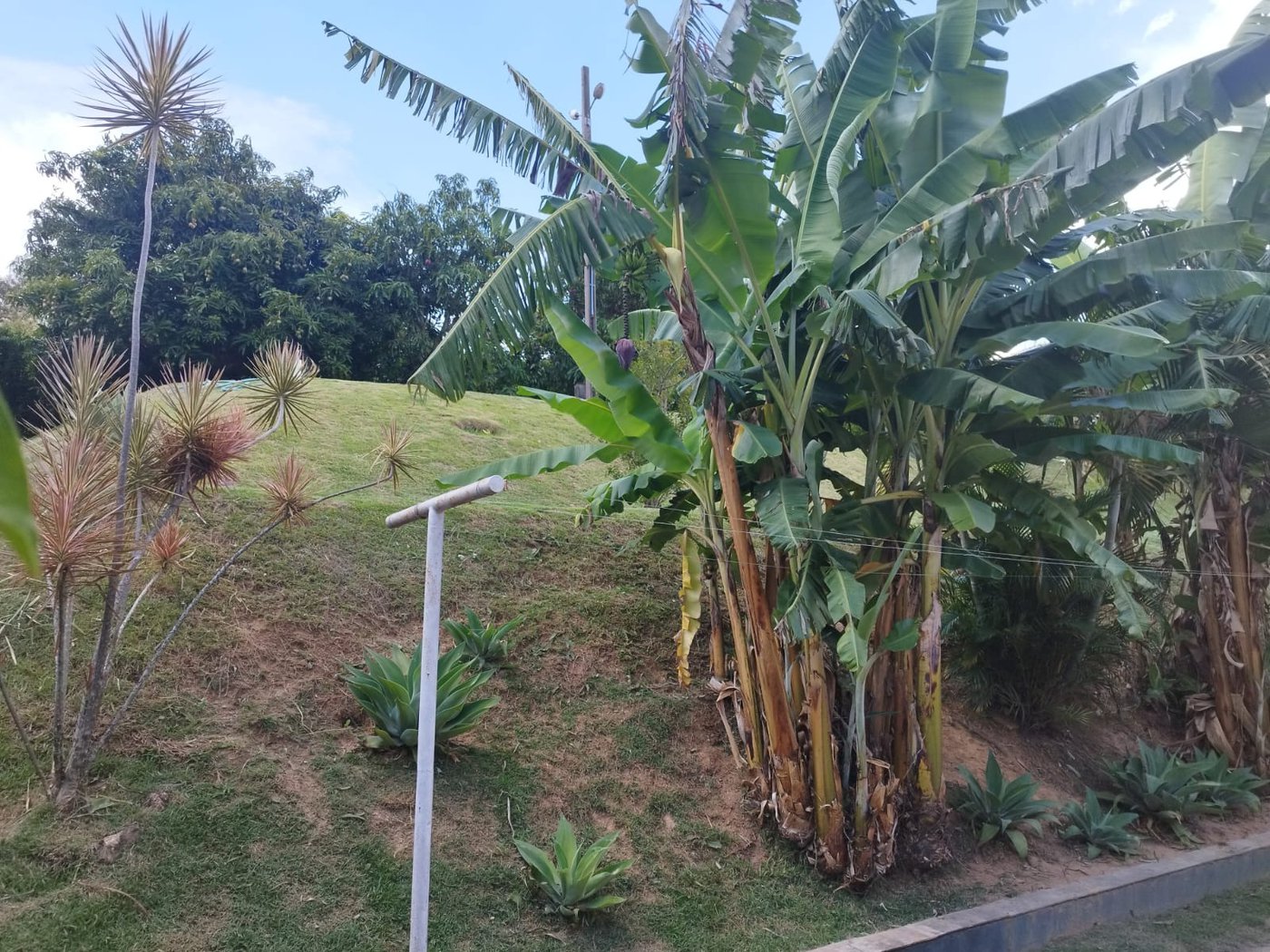 Casa à venda com 3 quartos, sendo 1 suíte, no condomínio Outeiro Das Flores, Itupeva - SP