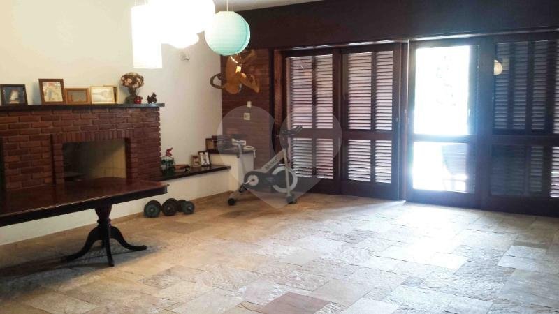 Sobrado à venda com 4 quartos, sendo 2 suítes, em Alto da Boa Vista, São Paulo, SP