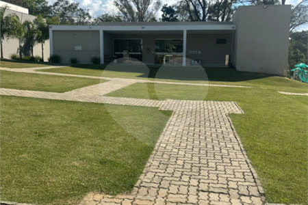 Casa à venda ou para alugar com 2 quartos, sendo 4 suítes, no condomínio Residencial Jardim Bréscia, Indaiatuba - SP