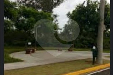 Casa à venda com 3 quartos, sendo 1 suíte, no condomínio Lago da Serra, Araçoiaba da Serra - SP
