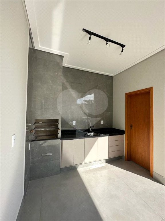 Casa à venda com 3 quartos, sendo 1 suíte, no condomínio Lagos D´icaraí, Salto - SP