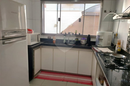 Casa à venda com 4 quartos, sendo 2 suítes, no condomínio Nascente do Jaraguá, Araraquara - SP