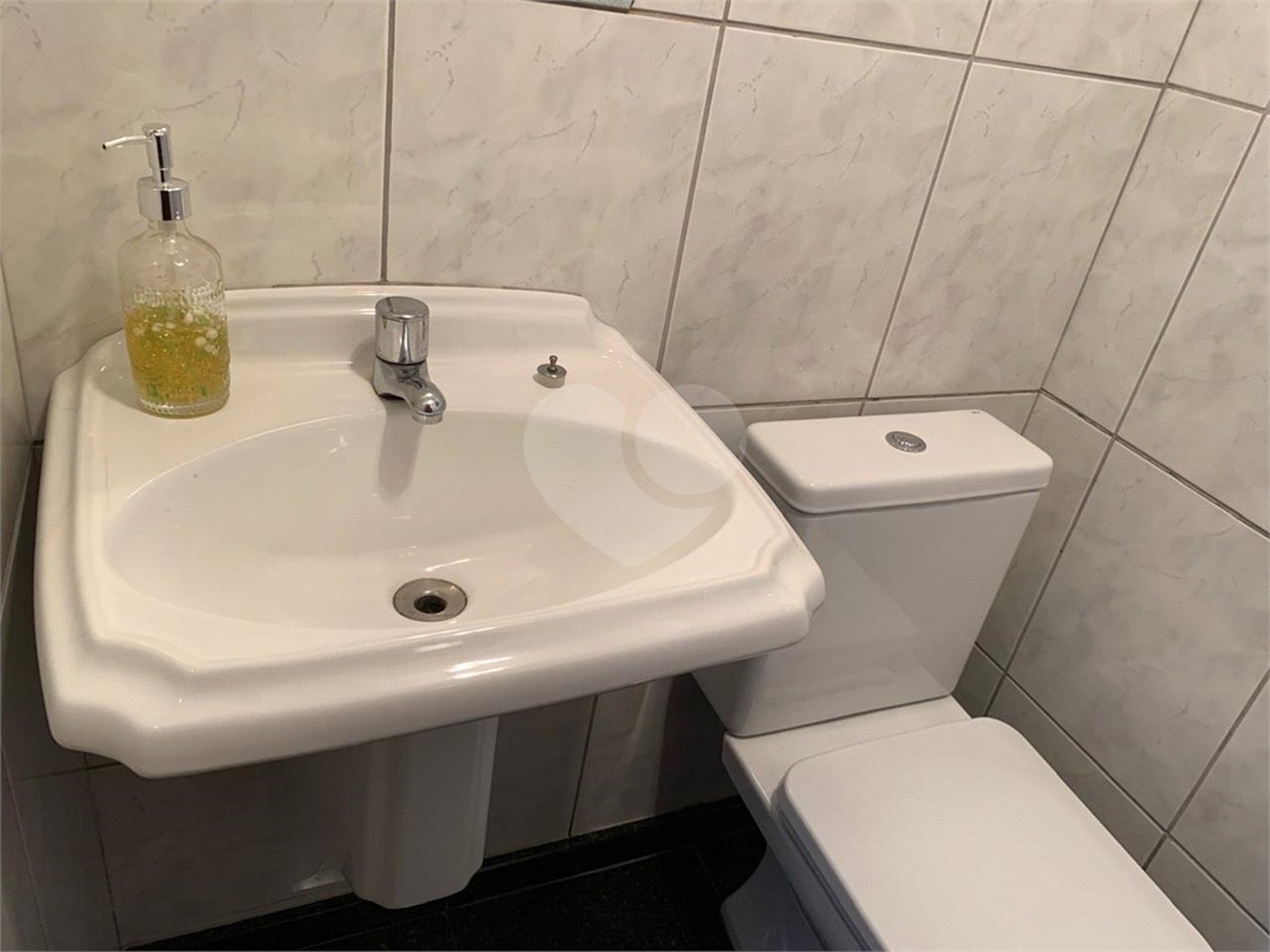 Casa à venda com 3 suítes em Vila Amorim, Suzano, SP