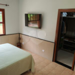 Casa à venda com 4 quartos, sendo 2 suítes,  em Country Residencial Felix, Bom Jesus dos Perdões, SP