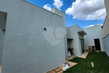 Casa à venda com 3 quartos, sendo 1 suíte, em Parque Atlanta, Araraquara, SP