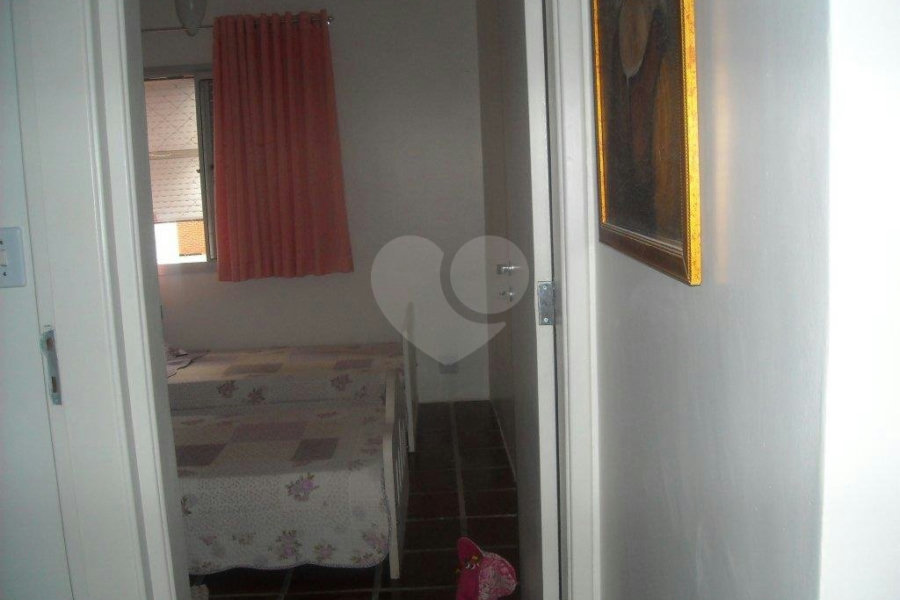 Apartamento à venda com 4 quartos, sendo 1 suíte, em Enseada, Guarujá, SP