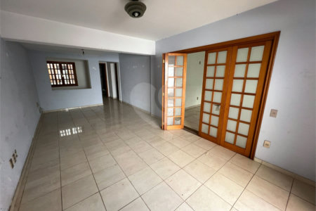 Casa à venda com 3 quartos, sendo 1 suíte, em Vila Vianelo, Jundiaí, SP