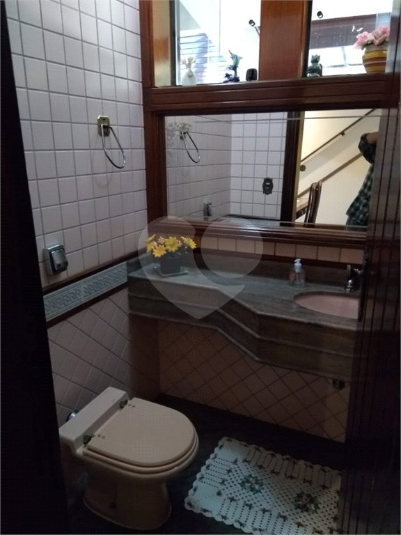 Casa à venda com 6 quartos, sendo 2 suítes,  em Jardim Leocádia, Sorocaba, SP