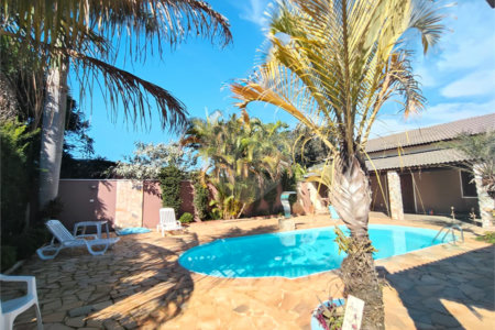 Casa Térrea à venda com 4 quartos, sendo 1 suíte, em Vila Mazzei, Itapetininga, SP