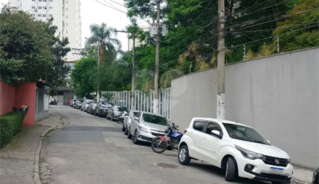 Sobrado à venda com 3 quartos, sendo 1 suíte, em Vila Firmiano Pinto, São Paulo, SP