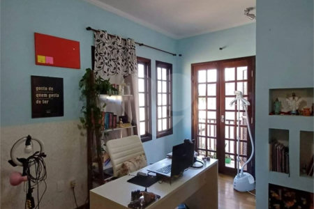 Sobrado à venda com 3 quartos, sendo 2 suítes,  em Jardim Marica, Mogi das Cruzes, SP