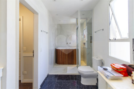 Apartamento à venda com 4 quartos, sendo 2 suítes, em Indianópolis, São Paulo, SP